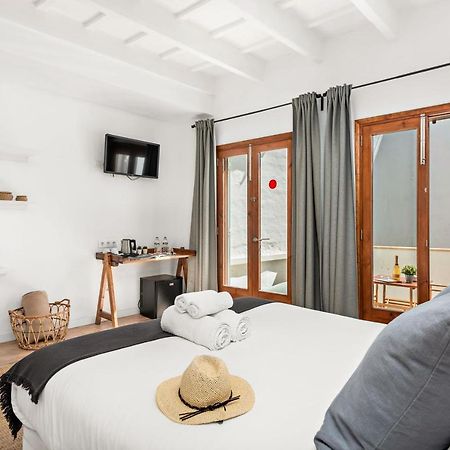 Hotel Boutique Ses 5 Claus Ciutadella  Exteriör bild